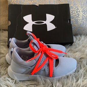 Brand new under armour shoes!!!